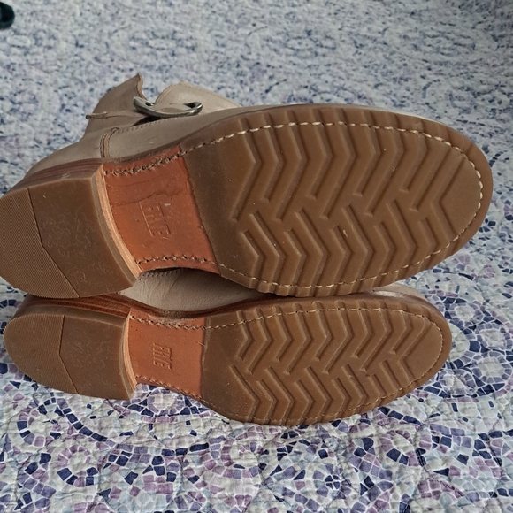 Frye Veronica Beige Leather Boots - Picture 6 of 8